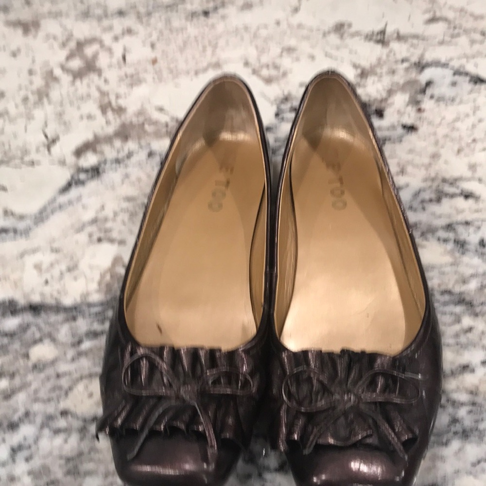 Ladies flats